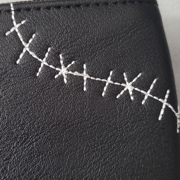 Batman trifold wallet/clutch with zip. - Picture 15 of 15